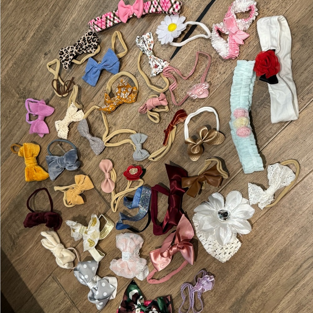 Huge lot Assorted Baby infant Headbands w/ Bows, flowers, ribbons. Qty 36 pieces